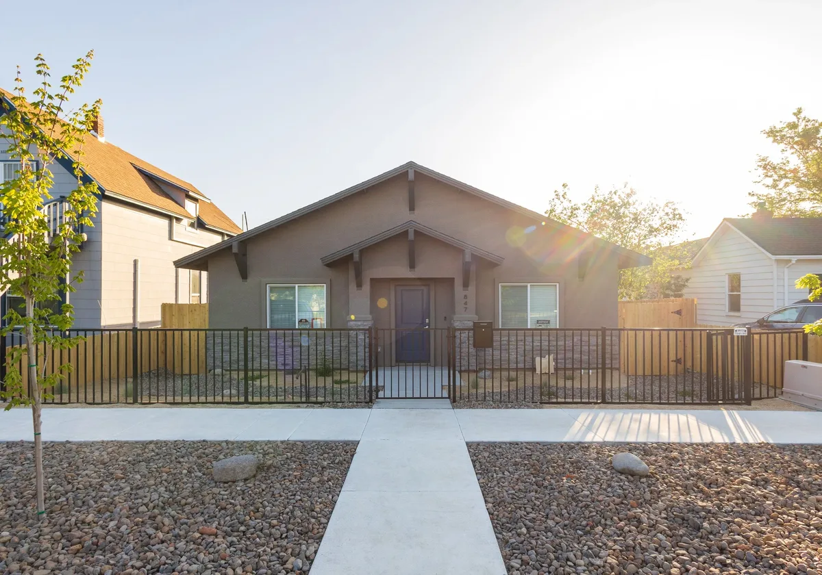 Real-estate photograph 03 — Thomas Beach